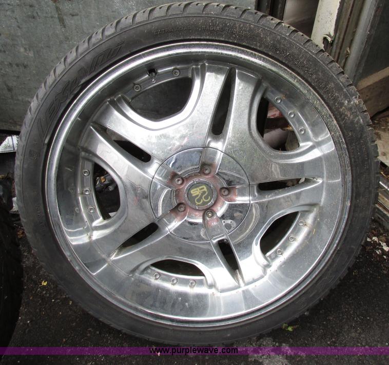 image for item AN9042 (4) TIS 22" wheels