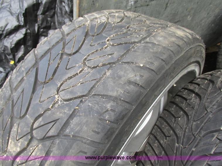 image for item AN9042 (4) TIS 22" wheels