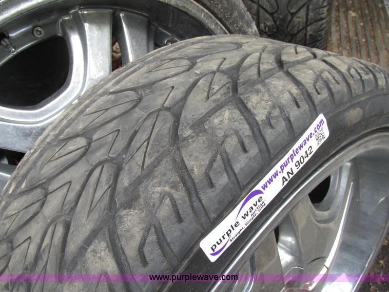 image for item AN9042 (4) TIS 22" wheels