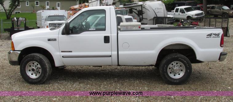 image for item AN9043 2000 Ford F250 Super Duty pickup truck
