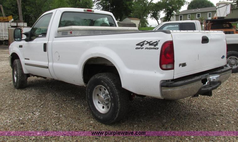 image for item AN9043 2000 Ford F250 Super Duty pickup truck