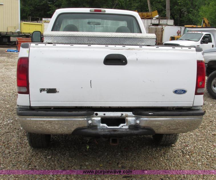 image for item AN9043 2000 Ford F250 Super Duty pickup truck