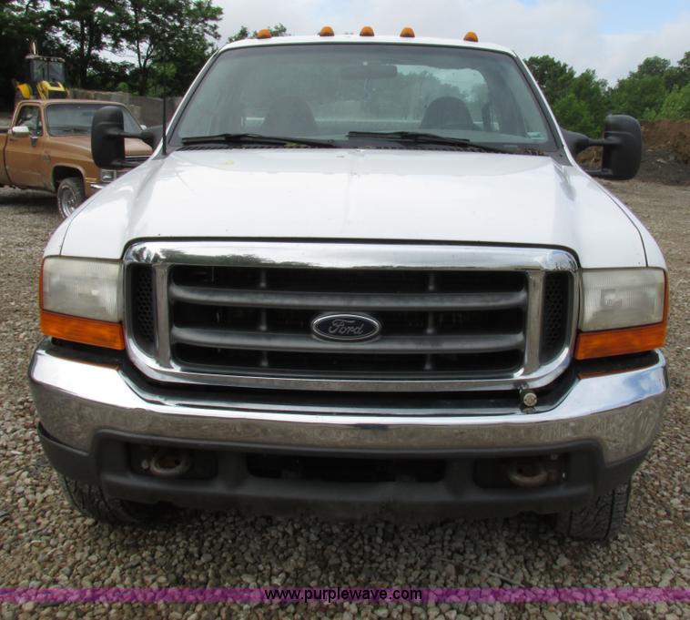 image for item AN9043 2000 Ford F250 Super Duty pickup truck