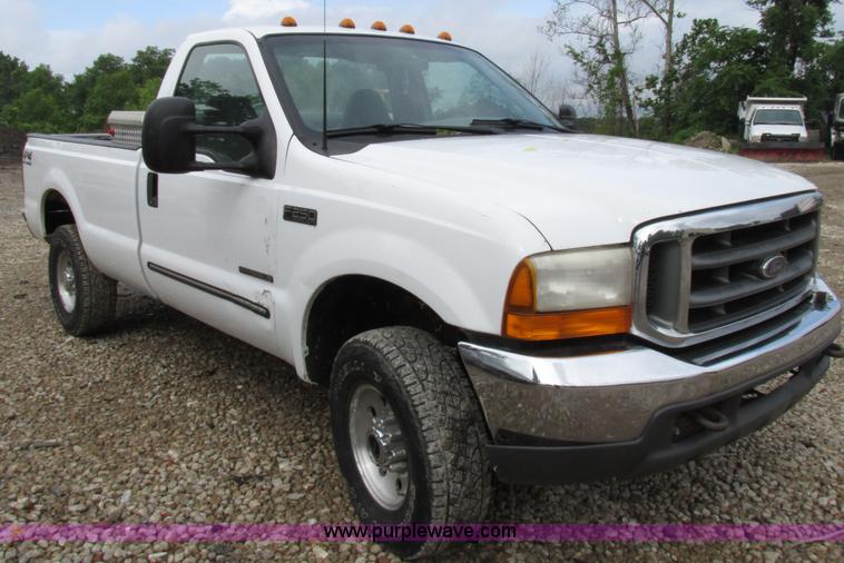 image for item AN9043 2000 Ford F250 Super Duty pickup truck