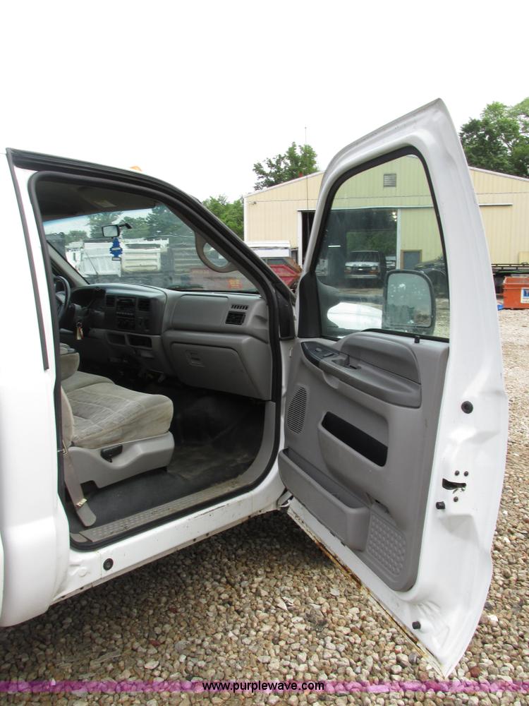 image for item AN9043 2000 Ford F250 Super Duty pickup truck