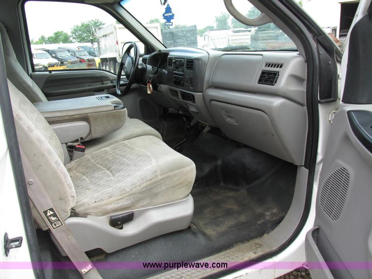 image for item AN9043 2000 Ford F250 Super Duty pickup truck