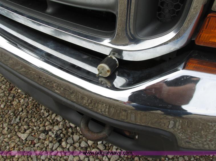 image for item AN9043 2000 Ford F250 Super Duty pickup truck