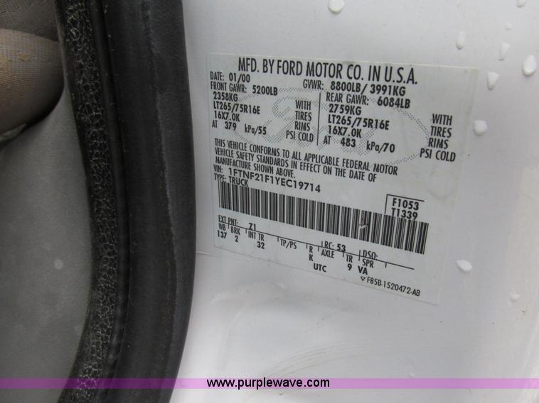 image for item AN9043 2000 Ford F250 Super Duty pickup truck