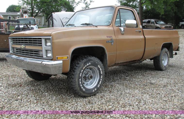image for item AN9044 1986 Chevrolet Silverado K10 pickup truck