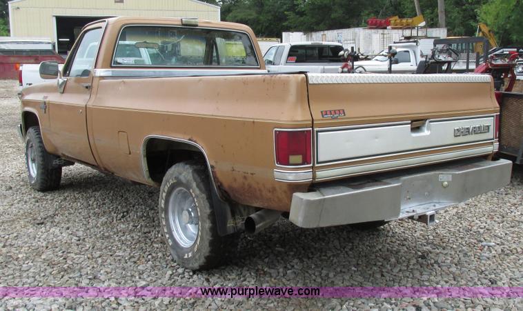 image for item AN9044 1986 Chevrolet Silverado K10 pickup truck