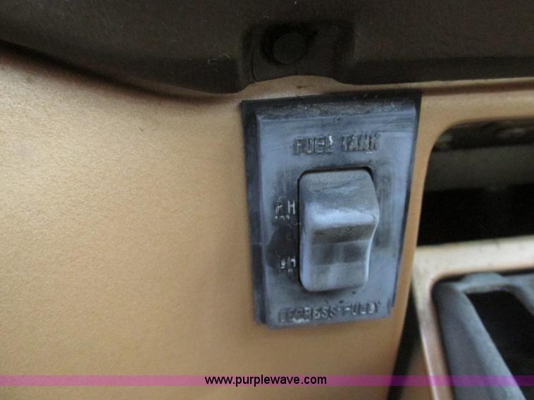 image for item AN9044 1986 Chevrolet Silverado K10 pickup truck