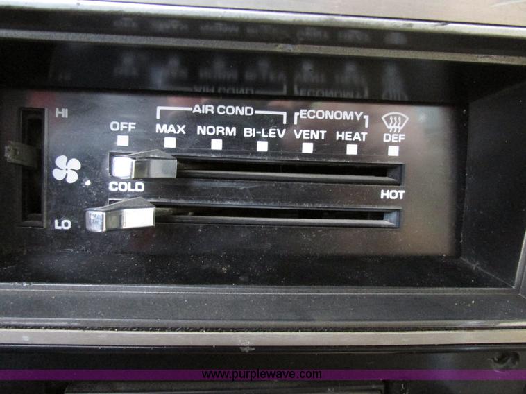 image for item AN9044 1986 Chevrolet Silverado K10 pickup truck