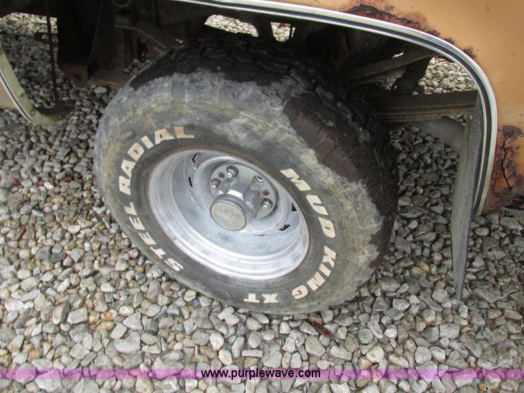 image for item AN9044 1986 Chevrolet Silverado K10 pickup truck