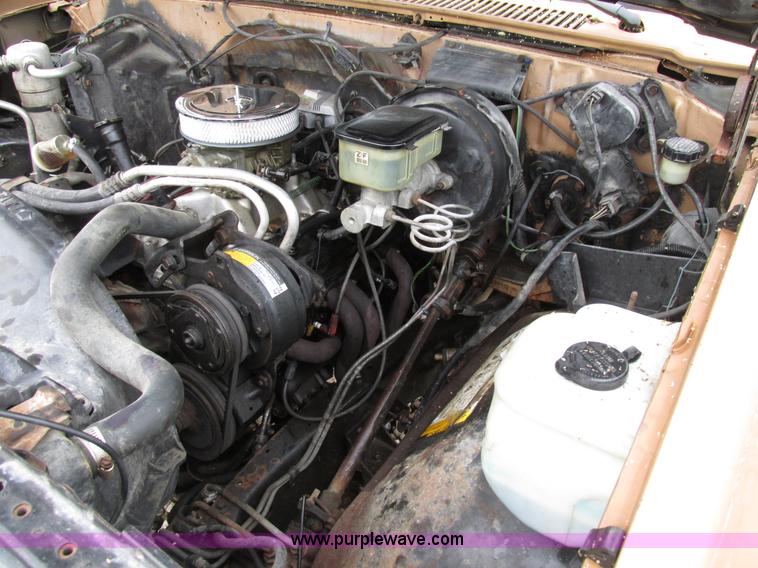 image for item AN9044 1986 Chevrolet Silverado K10 pickup truck