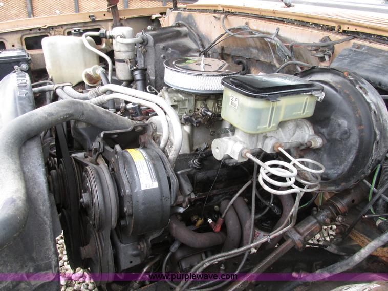 image for item AN9044 1986 Chevrolet Silverado K10 pickup truck