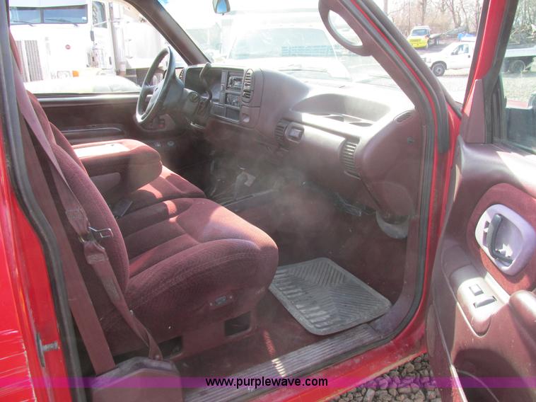 image for item AN9081 1996 Chevrolet K3500 pickup truck