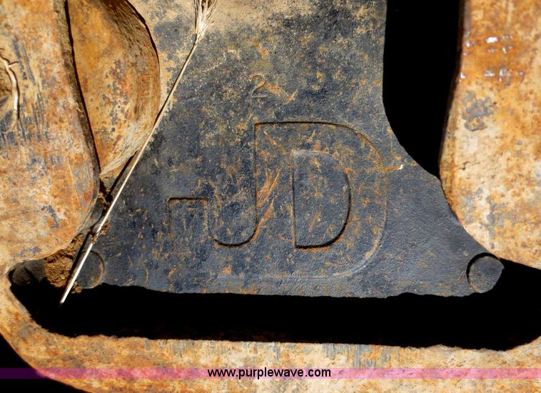 image for item AZ9209 John Deere steel skid steer tracks