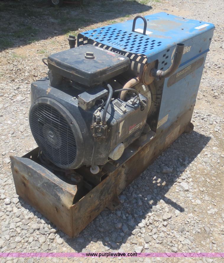 image for item AZ9212 Miller Bobcat 225G AC/DC welder/generator