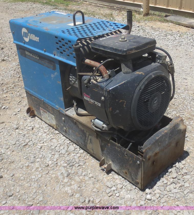 image for item AZ9212 Miller Bobcat 225G AC/DC welder/generator