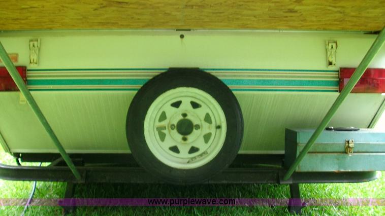 image for item D1048 1995 Palomino colt pop-up camper