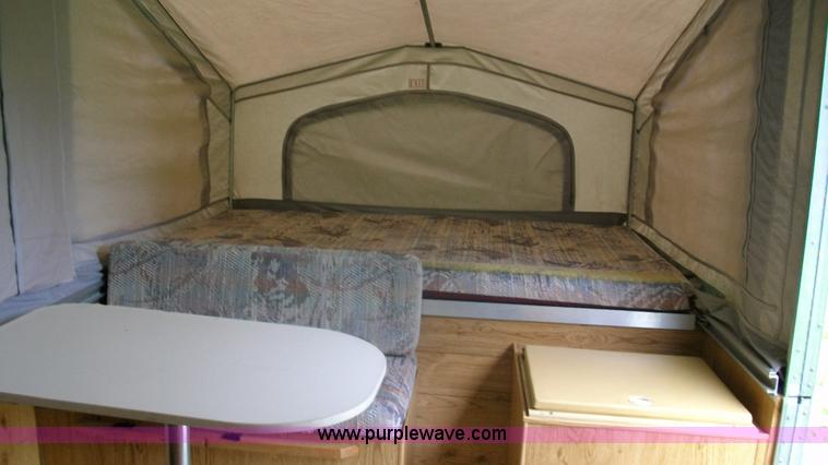 image for item D1048 1995 Palomino colt pop-up camper