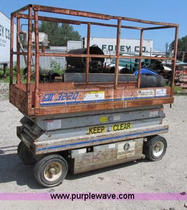 image for item F4949 1995 Skyjack 3220 electric scissor lift