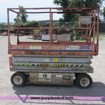 image for item F4949 1995 Skyjack 3220 electric scissor lift