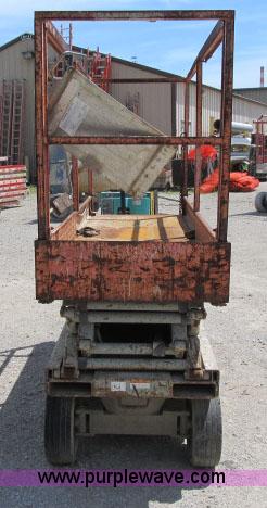 image for item F4949 1995 Skyjack 3220 electric scissor lift