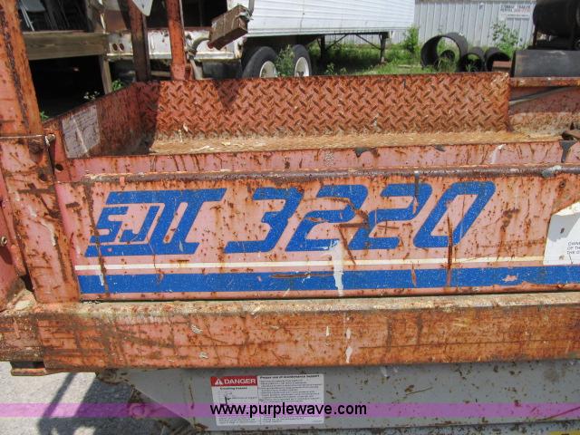 image for item F4949 1995 Skyjack 3220 electric scissor lift