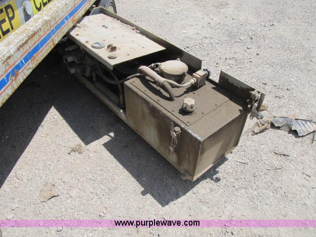 image for item F4949 1995 Skyjack 3220 electric scissor lift