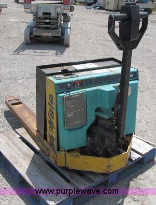 image for item F4950 1999 Yale MPB040ACN power pallet jack