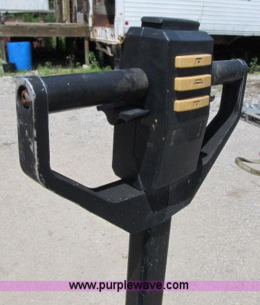 image for item F4950 1999 Yale MPB040ACN power pallet jack