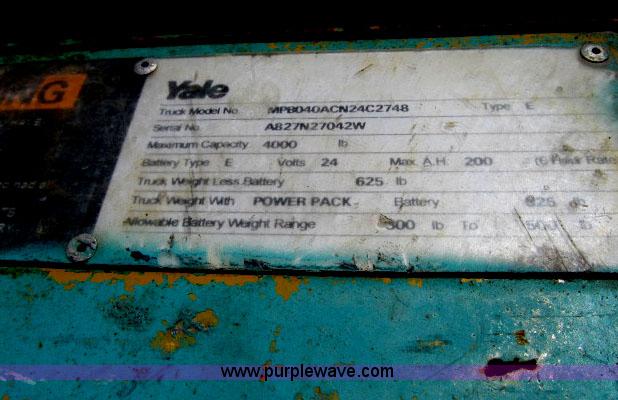 image for item F4950 1999 Yale MPB040ACN power pallet jack