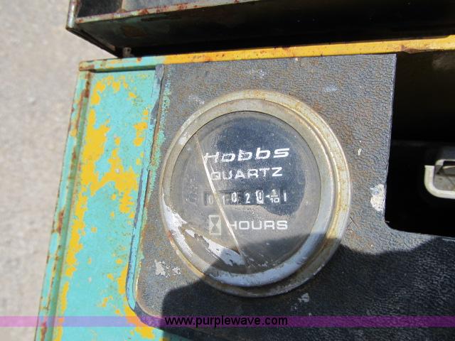 image for item F4950 1999 Yale MPB040ACN power pallet jack