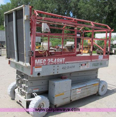 image for item F4952 1999 Mec 2548 HT electric scissor lift