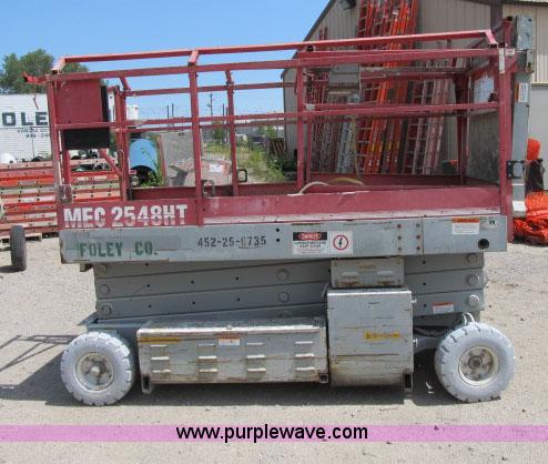 image for item F4952 1999 Mec 2548 HT electric scissor lift