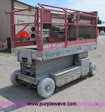 image for item F4952 1999 Mec 2548 HT electric scissor lift