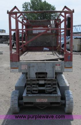 image for item F4952 1999 Mec 2548 HT electric scissor lift