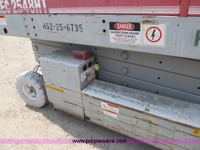 image for item F4952 1999 Mec 2548 HT electric scissor lift