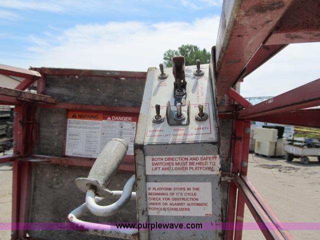 image for item F4952 1999 Mec 2548 HT electric scissor lift