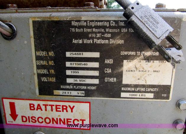 image for item F4952 1999 Mec 2548 HT electric scissor lift