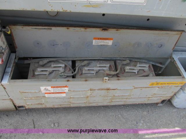 image for item F4952 1999 Mec 2548 HT electric scissor lift