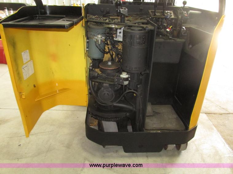 image for item F7408 Hyster N40ER electric forklift