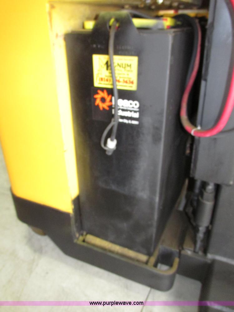 image for item F7408 Hyster N40ER electric forklift