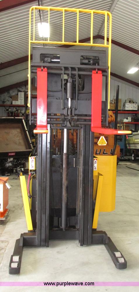 image for item F7408 Hyster N40ER electric forklift