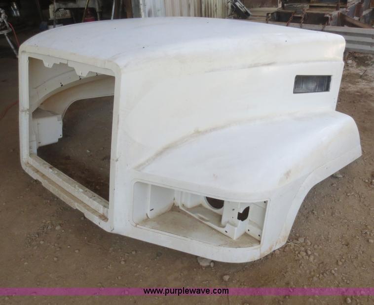 image for item G5845 Mack CH613 fiberglass hood