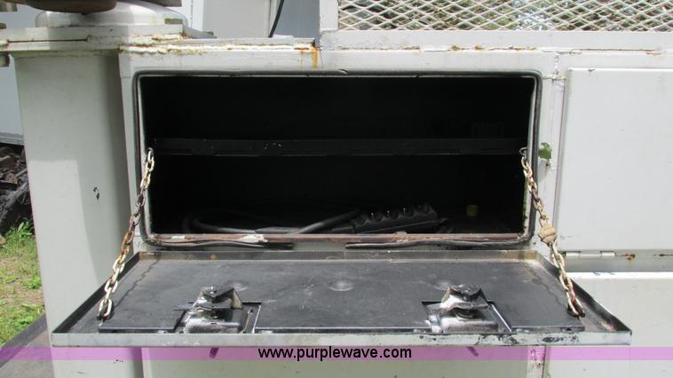 image for item G9279 12'L x 8'W service bed