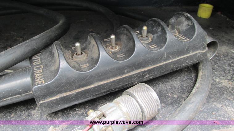 image for item G9279 12'L x 8'W service bed