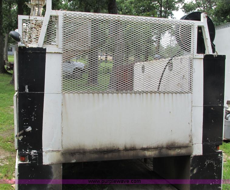 image for item G9279 12'L x 8'W service bed