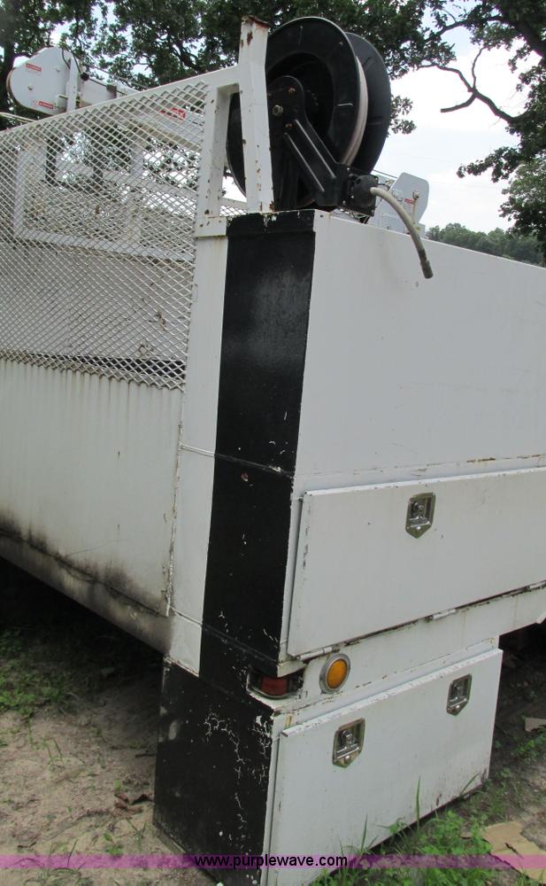 image for item G9279 12'L x 8'W service bed